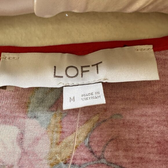 ANN TAYLOR LOFT 3/4 Sleeve Rayon V Neck Top Blouse Red Pink Green Medium - Picture 5 of 9